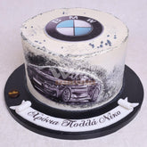 M.3.a CAR - Men Birthday Cakes - WILTON PATISSERIE